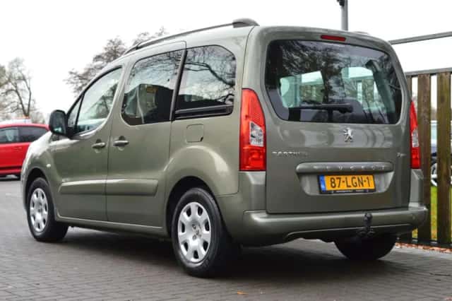 Peugeot Partner (2010) thumbnail 4