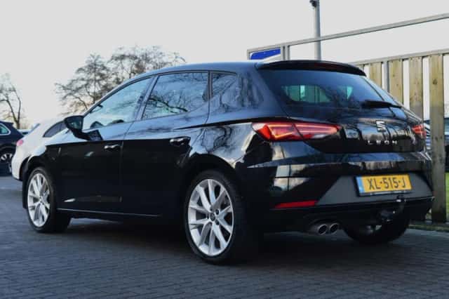 SEAT Leon (2019) thumbnail 3