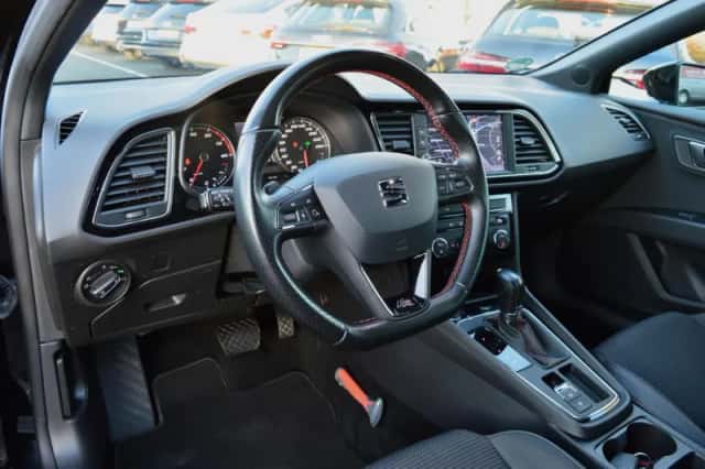 SEAT Leon (2019) thumbnail 4