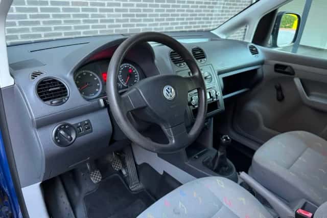 Volkswagen Caddy (2008) thumbnail 3