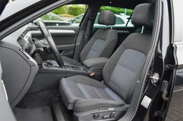 Volkswagen Passat (2017) thumbnail 5