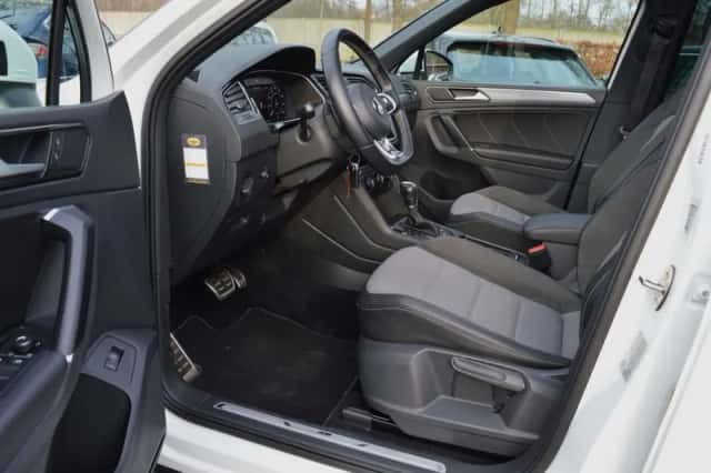 Volkswagen Tiguan (2017) thumbnail 3