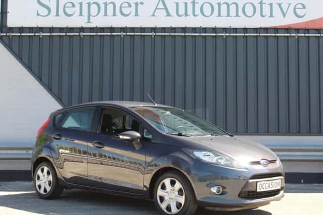 Ford Fiesta (2012) thumbnail 2