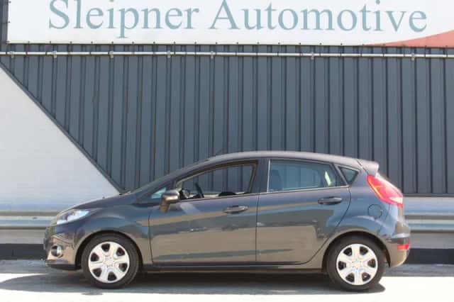 Ford Fiesta (2012) thumbnail 4