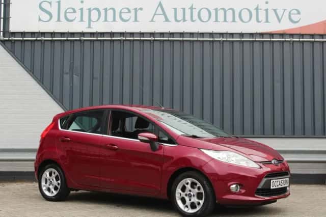 Ford Fiesta (2012) thumbnail 2