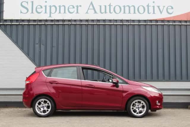 Ford Fiesta (2012) thumbnail 3