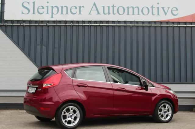 Ford Fiesta (2012) thumbnail 4