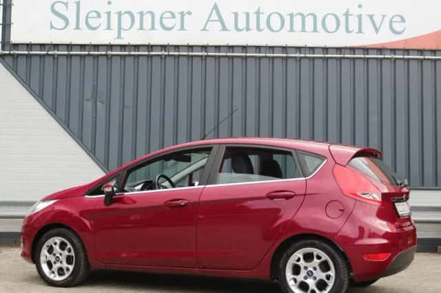 Ford Fiesta (2012) thumbnail 6