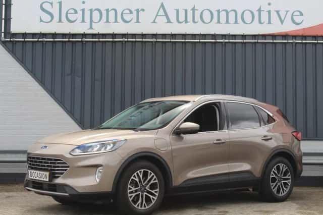 Ford Kuga (2021) thumbnail 1