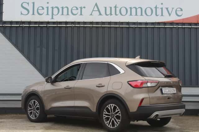 Ford Kuga (2021) thumbnail 3