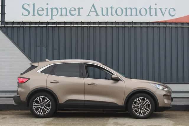 Ford Kuga (2021) thumbnail 5