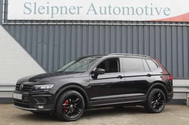 Volkswagen Tiguan (2018) thumbnail 1