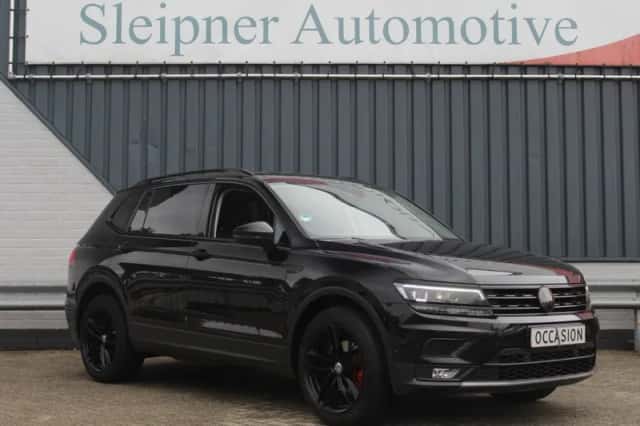 Volkswagen Tiguan (2018) thumbnail 2