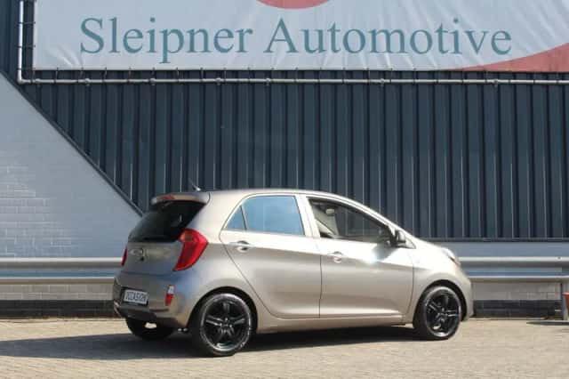 Kia Picanto (2013) thumbnail 2