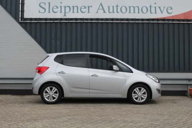 Hyundai ix20 (2011) thumbnail 3
