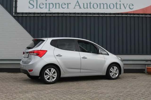 Hyundai ix20 (2011) thumbnail 5