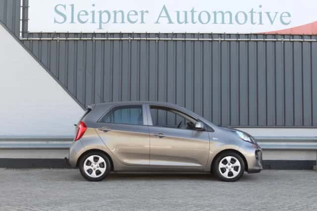 Kia Picanto (2016) thumbnail 3