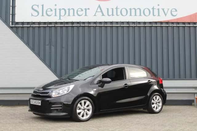 Kia Rio (2015) thumbnail 1