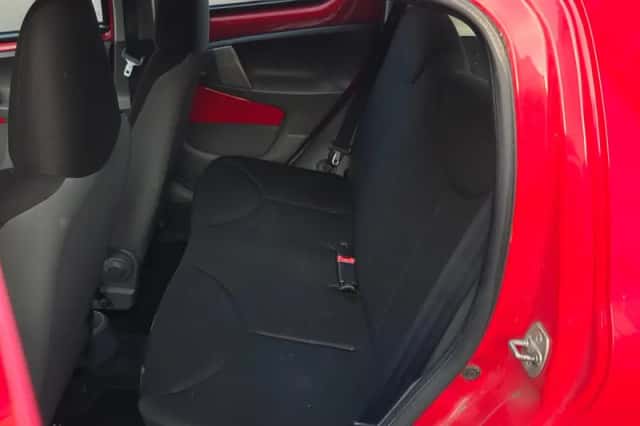 Toyota Aygo (2010) thumbnail 5