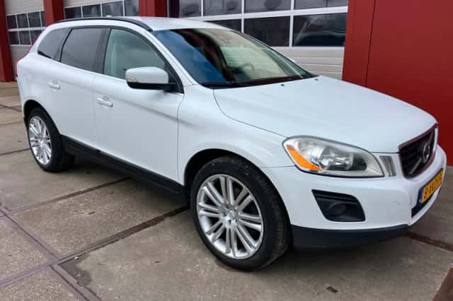 Volvo XC60 (2010) thumbnail 1