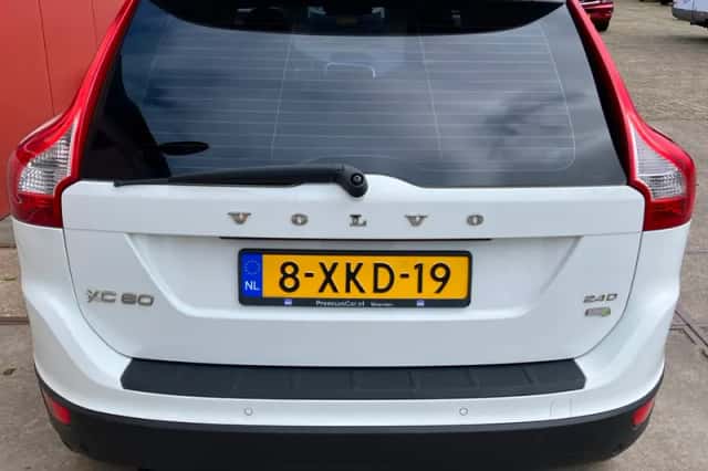 Volvo XC60 (2010) thumbnail 4
