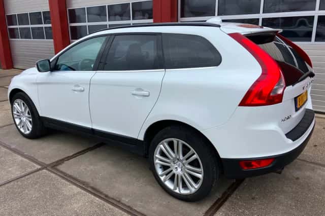 Volvo XC60 (2010) thumbnail 6