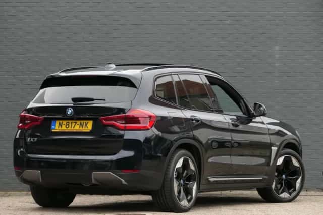 BMW iX3 (2021) thumbnail 2