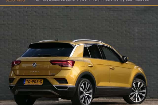 Volkswagen T-Roc (2018) thumbnail 2