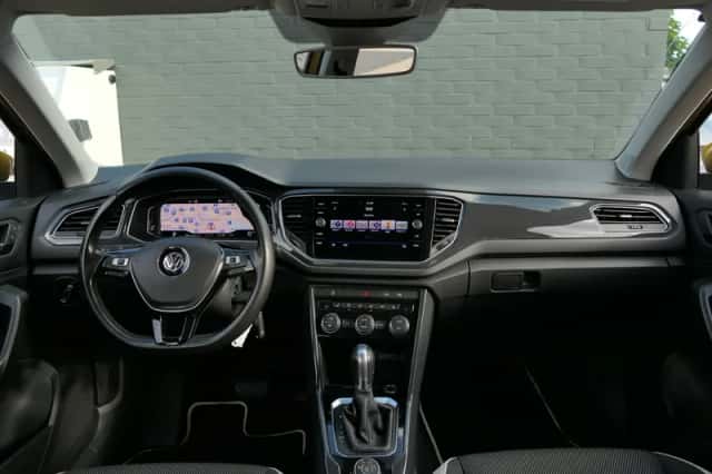 Volkswagen T-Roc (2018) thumbnail 5