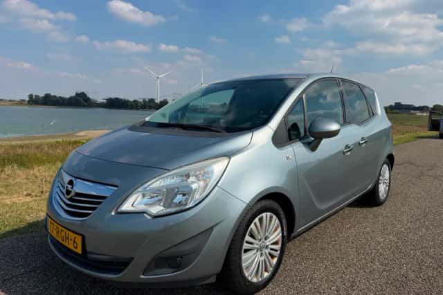 Opel Meriva (2011) thumbnail 2