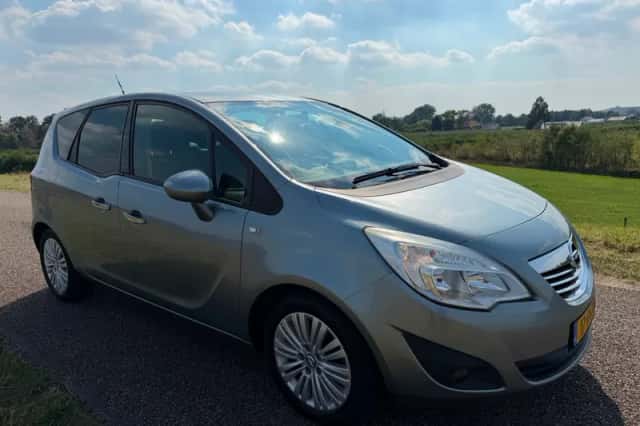 Opel Meriva (2011) thumbnail 5