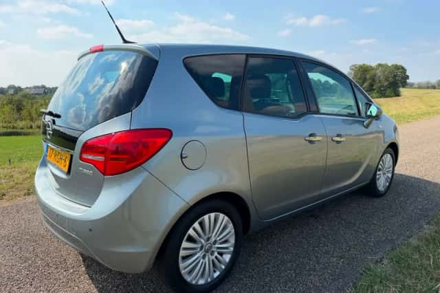 Opel Meriva (2011) thumbnail 6