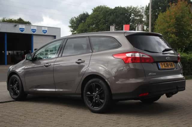 Ford Focus (2011) thumbnail 4