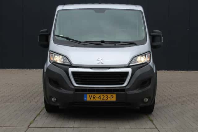 Peugeot Boxer (2015) thumbnail 2