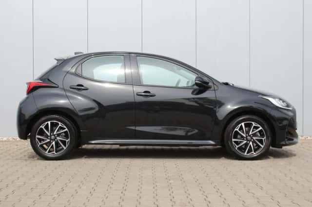 Toyota Yaris (2021) thumbnail 5