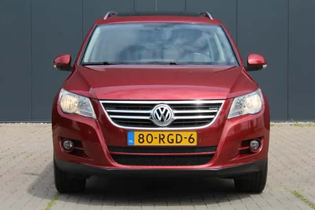 Volkswagen Tiguan (2011) thumbnail 2