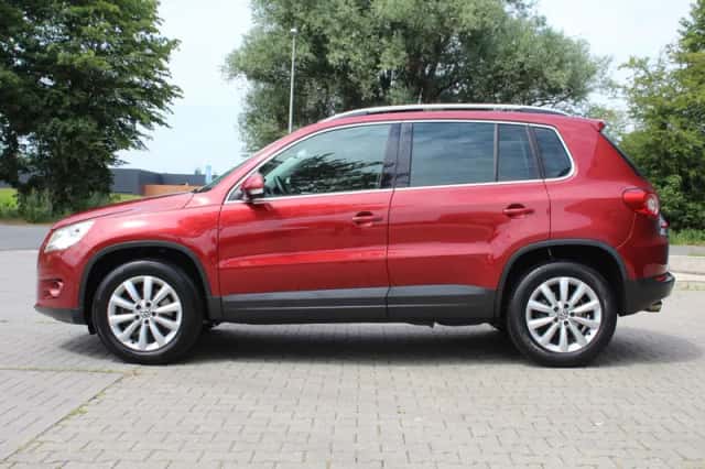 Volkswagen Tiguan (2011) thumbnail 3