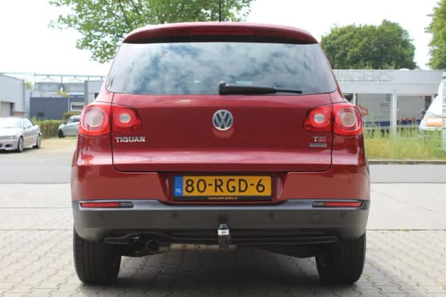 Volkswagen Tiguan (2011) thumbnail 5