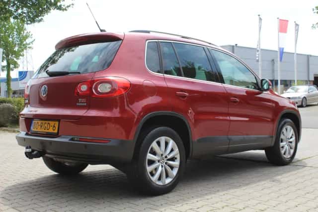 Volkswagen Tiguan (2011) thumbnail 6
