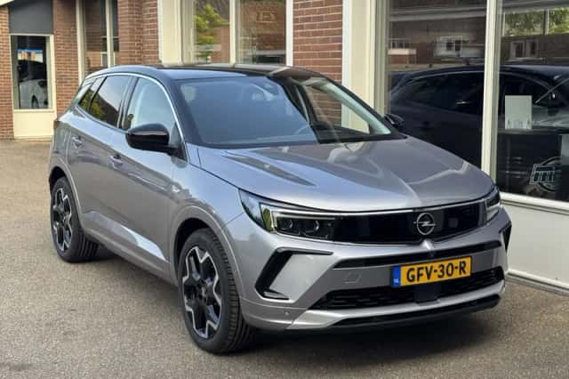 Opel Grandland (2023) thumbnail 2