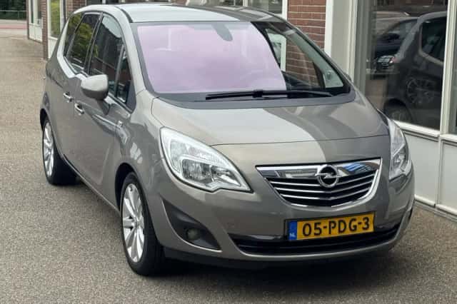 Opel Meriva (2011) thumbnail 2