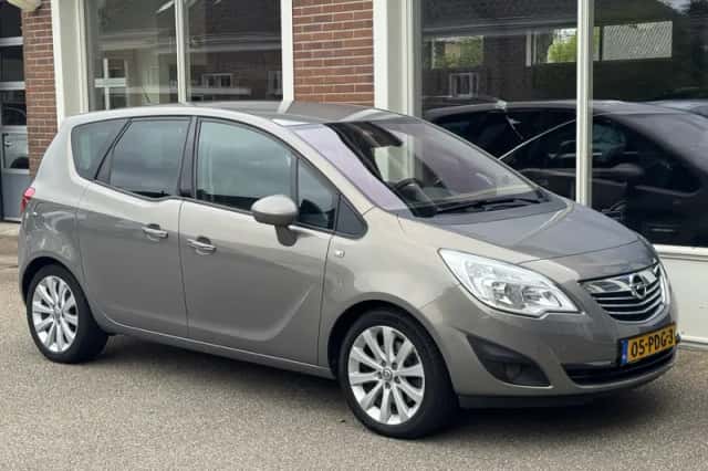 Opel Meriva (2011) thumbnail 3
