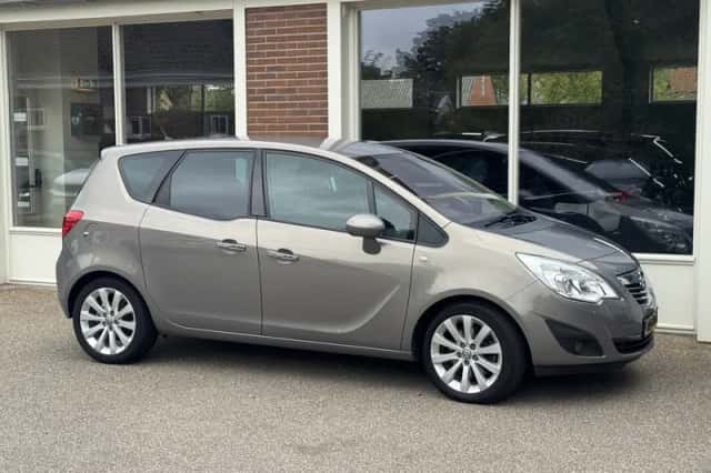 Opel Meriva (2011) thumbnail 4