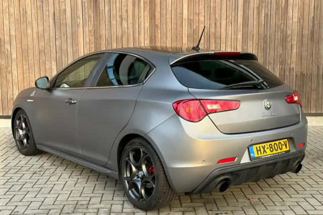 Alfa Romeo Giulietta (2016) thumbnail 3