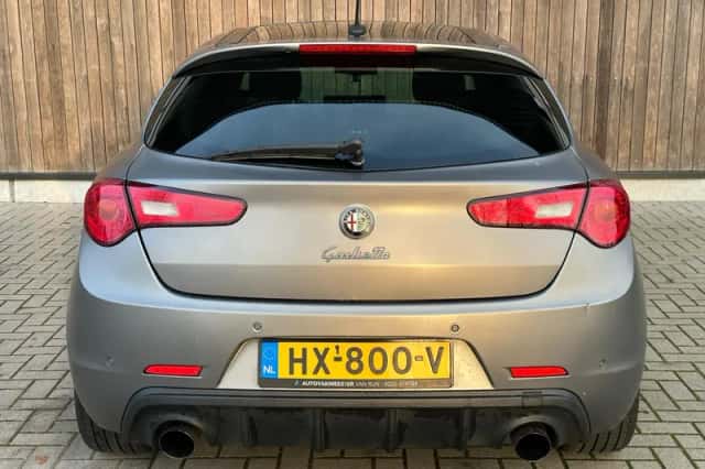 Alfa Romeo Giulietta (2016) thumbnail 4