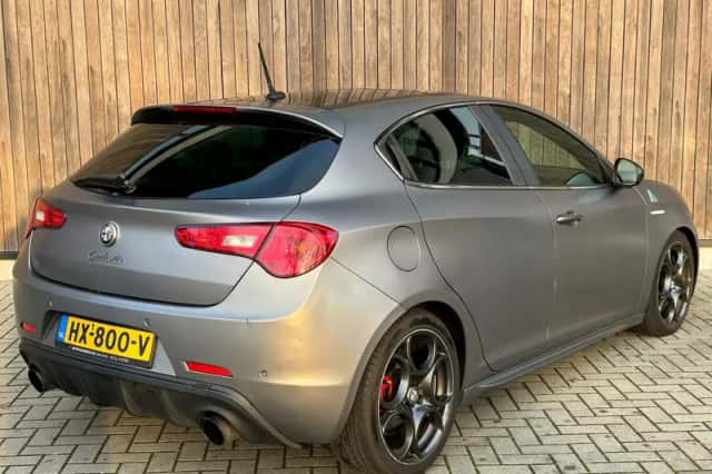 Alfa Romeo Giulietta (2016) thumbnail 5