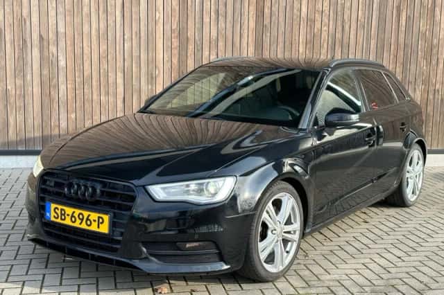 Audi A3 (2014) thumbnail 1