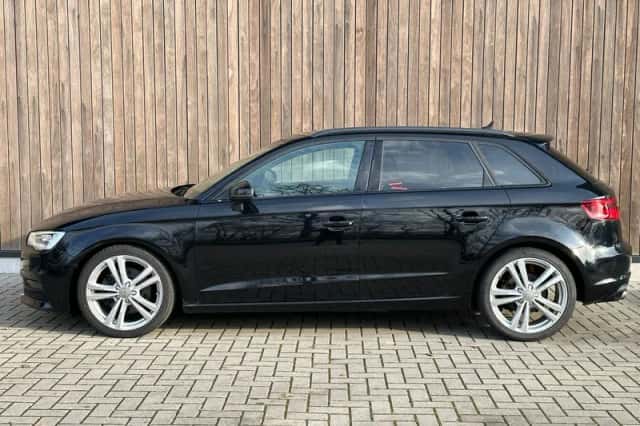 Audi A3 (2014) thumbnail 2