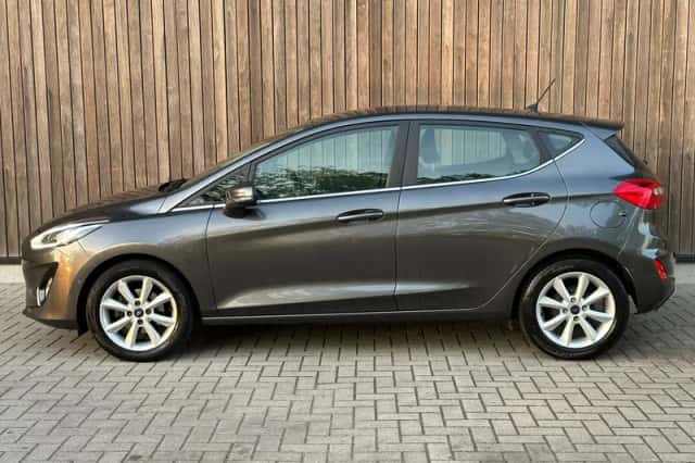 Ford Fiesta (2018) thumbnail 2