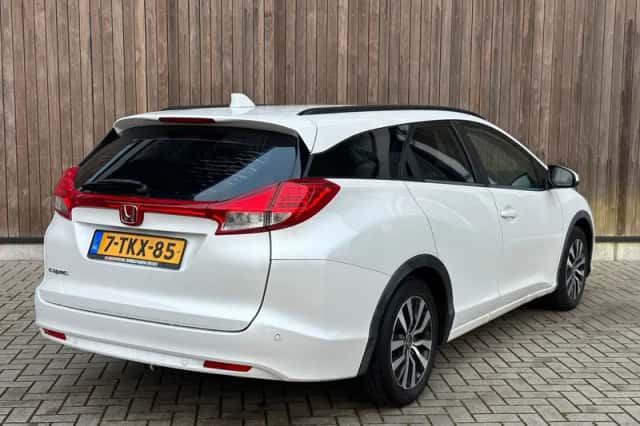 Honda Civic (2014) thumbnail 5